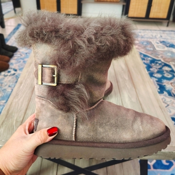 UGG Deena Boots in Chestnut Size 7 - Picture 1 of 13
